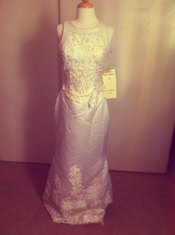 1980's Vintage Wedding Dress Sleeveless W/ Pearl C