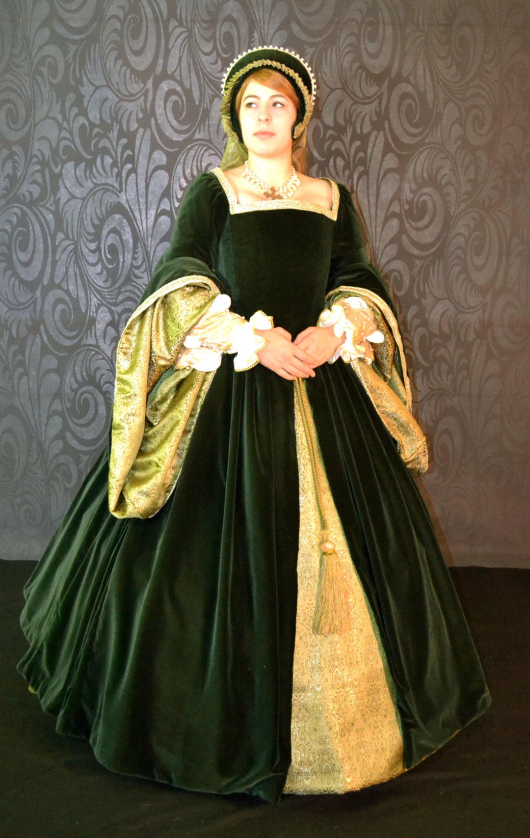Custom Tudor/elizabethan Gown 