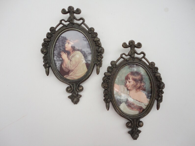 Small Metal Oval Frame Miniature Detailed Filigree Fancy Victorian Ornate Delicate Shabby Chic Baroque Regency Dollhouse Italy
