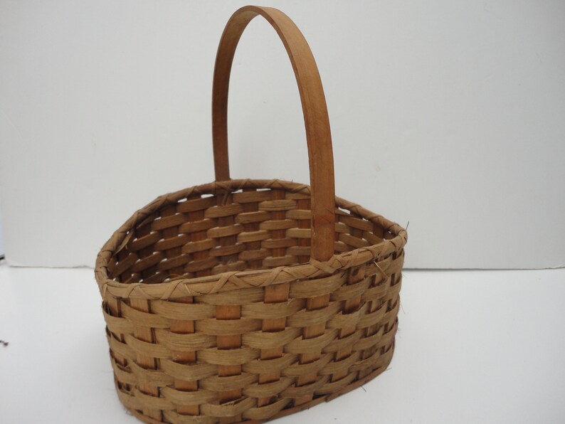 Primitive Country Rusty Wire Basket w//wood Handle