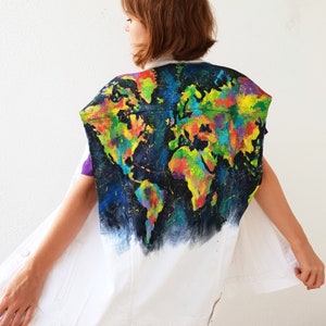 Chaqueta de mezclilla personalizada pintada a mano chaqueta mapa del mundo chaqueta única chaqueta sin mangas chaqueta pintada chaqueta art chaqueta personalizada regalo de viajero