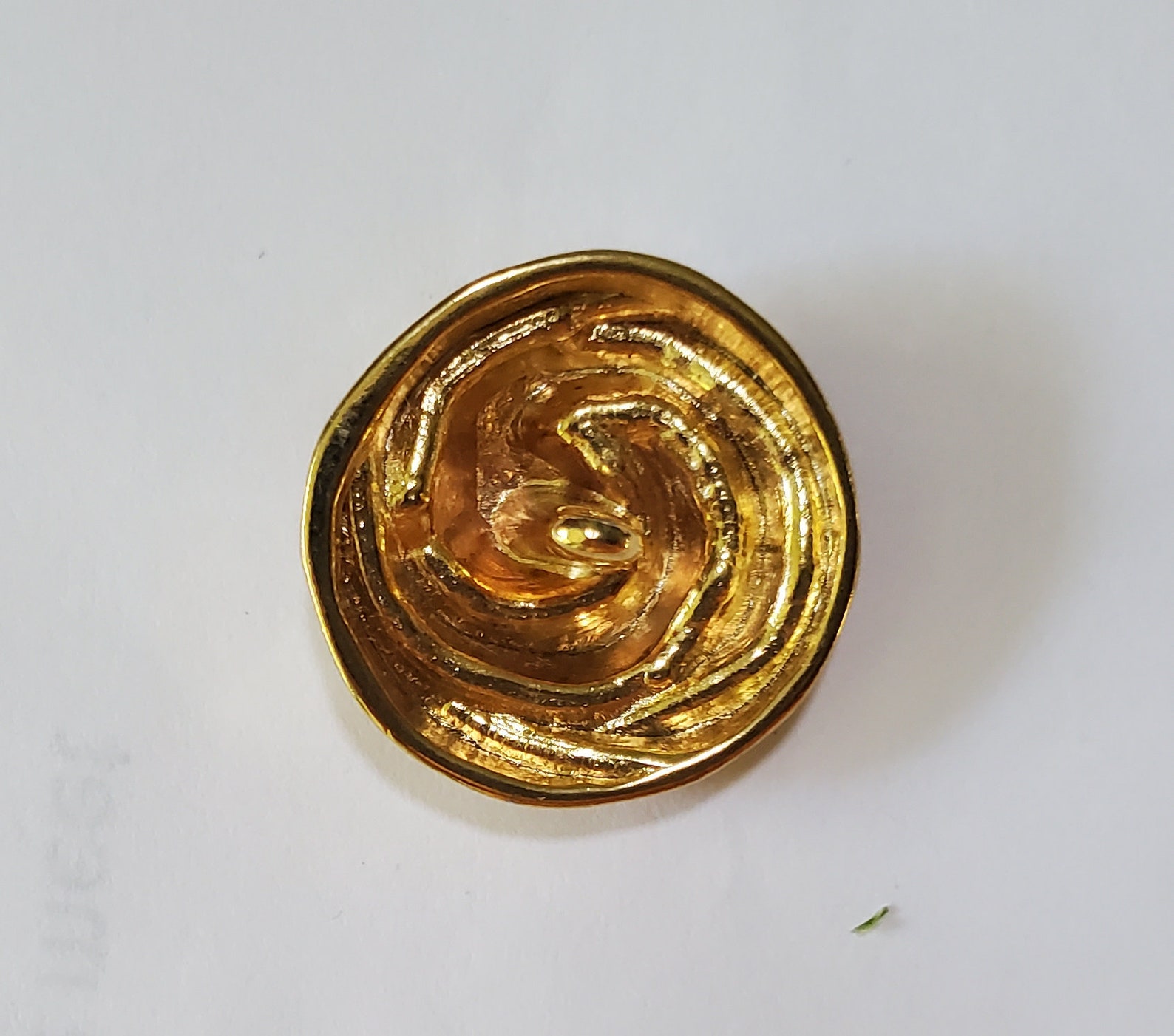 Vintage Gold Metal Snake Spiral Shank Buttons: 36L - 7/8