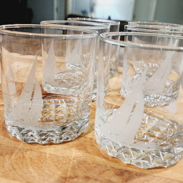 Set Of 2 - Sailing Glasses True North Whisky blue nose Bar Glasses 8oz / Nautical Design ,Cocktail Barware, man cave glasses