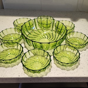 Vintage Federal Glass Co. Rhythm Green bowl set