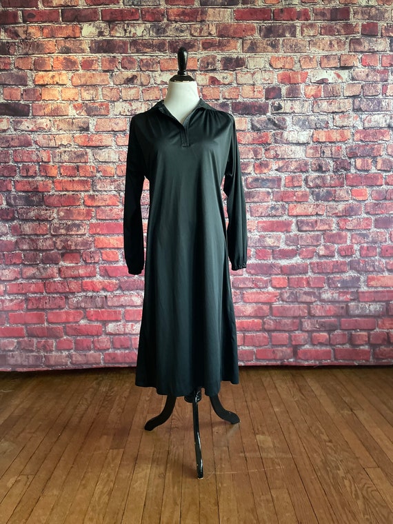 Vintage 1970s Black Dress | Casual Minimalist | Go