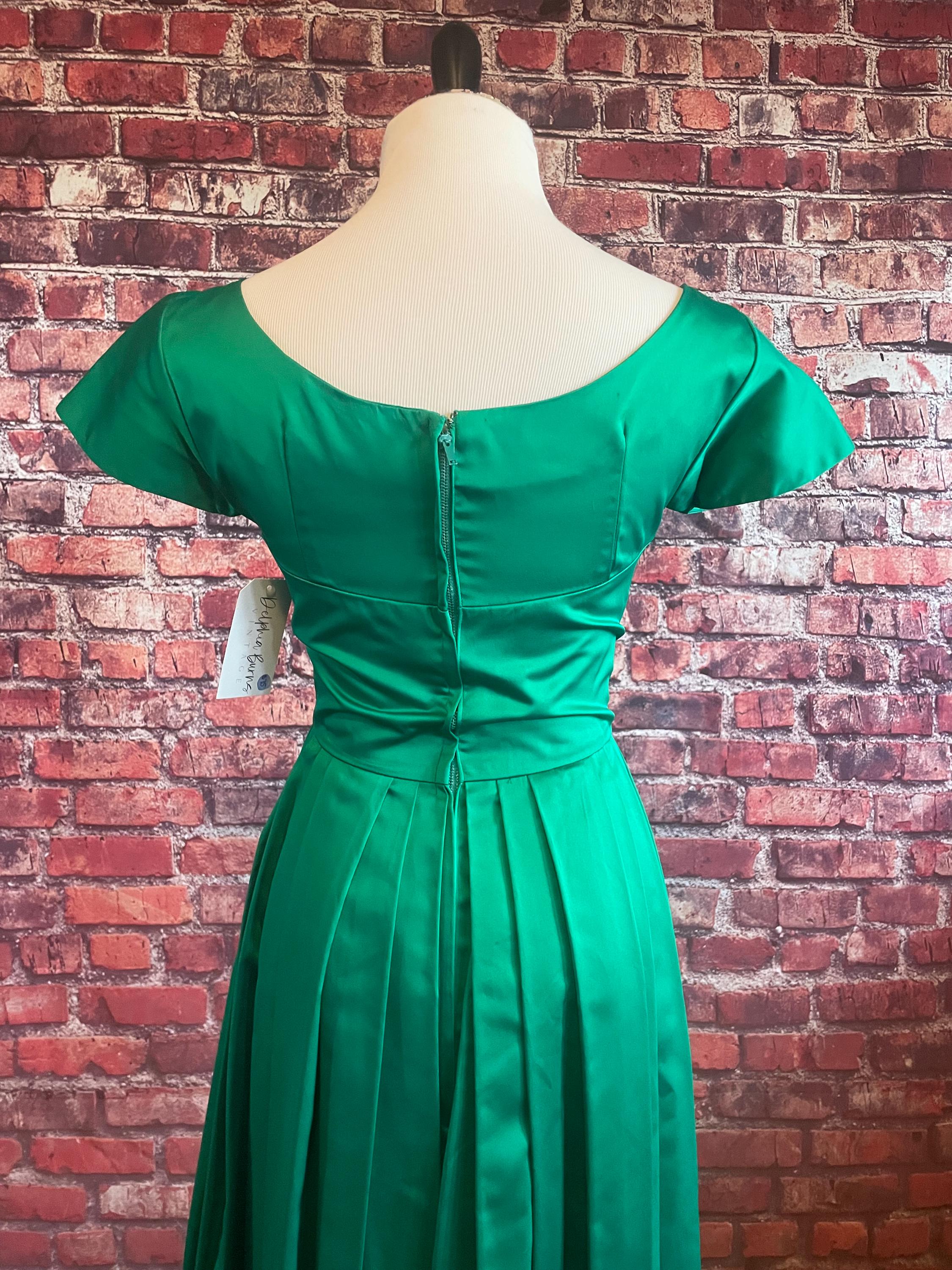 1950s emerald green dress 1950s Foxy Lady Wiggle Dress
