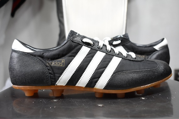 soccer cleats 10.5