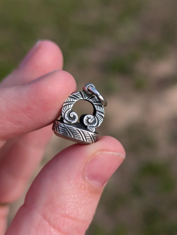 ANTIQUE Solid Silver Elizabeth Engraved Georgian … - image 3