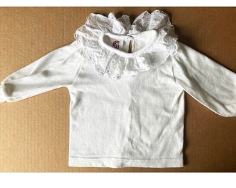80s Baby's Ruffle Neck White T Shirt Creation Stummer Made in Portugal Size 12 Months Cotton Knit T-shirt with Scalloped Cotton Ruffle