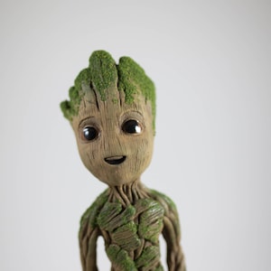Baby Groot Skulptur 23 cm hoch (V2)
