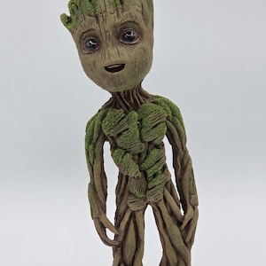 Escultura Baby Groot feita à mão: estátua de resina de 9"