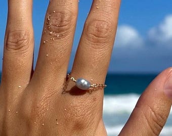 14k gold filled Freshwater Pearl chain ring, chain ring, Pearl ring, Pearl chain ring, dainty ring, dainty chain ring