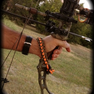 Bow wrist sling