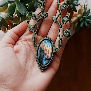 Handmade Macrame Labradorite Necklace: Boho Gemstone Jewelry