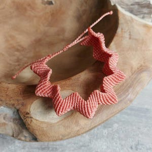Handmade Macrame Bracelet: Boho Woven Jewelry