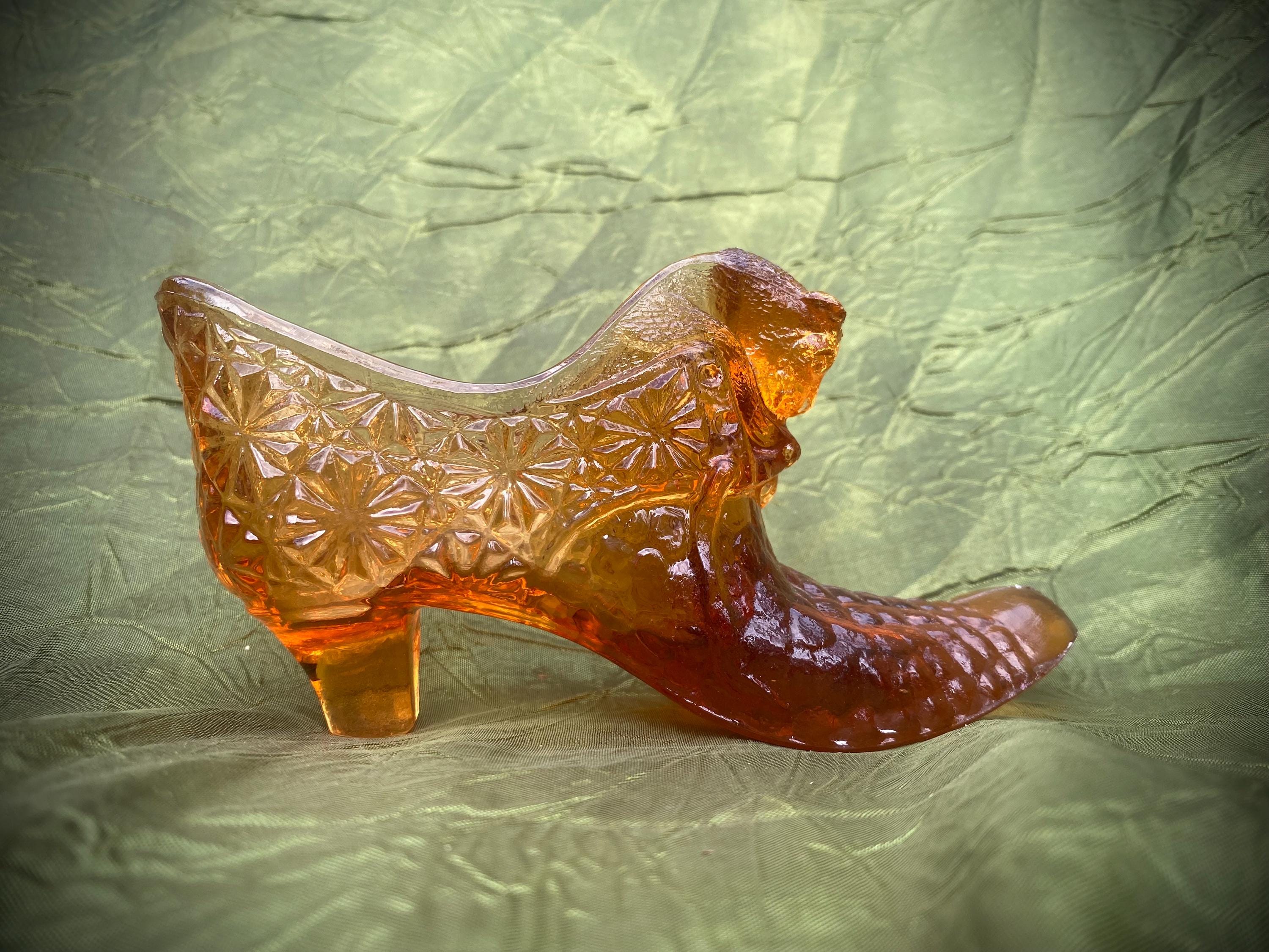Fenton Amber cat head slipper