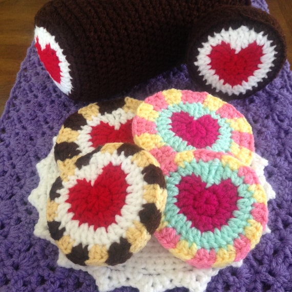 Buttery, Confectioners' Sugar-Dusted, Jam-Packed Linzer Cookies Crochet Pattern