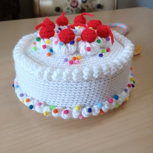 White Cake Crocheted Bag