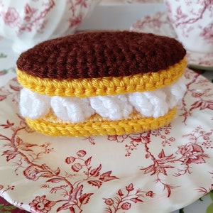 Mini French Éclair Crochet Pattern