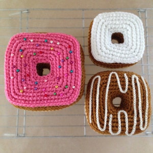 Le motif au crochet du beignet carré