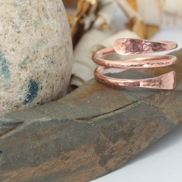 Copper Thumb Ring, Copper ring,Hammered Wrap round, Hand forged copper ring. Arthritis sufferers may find this very helpful.highly polished