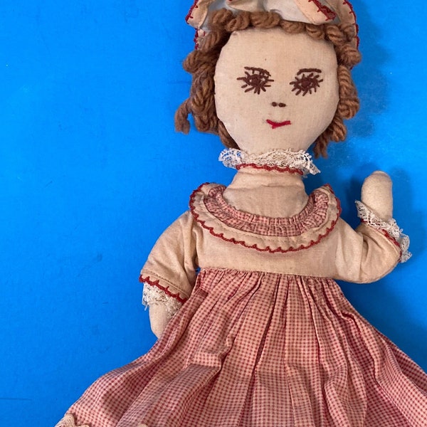 Vintage 1970s Martha Washington Hand Made Cloth Doll w/ Dress, Bonnet and Ruffled Cap 12” x 5 1/2”