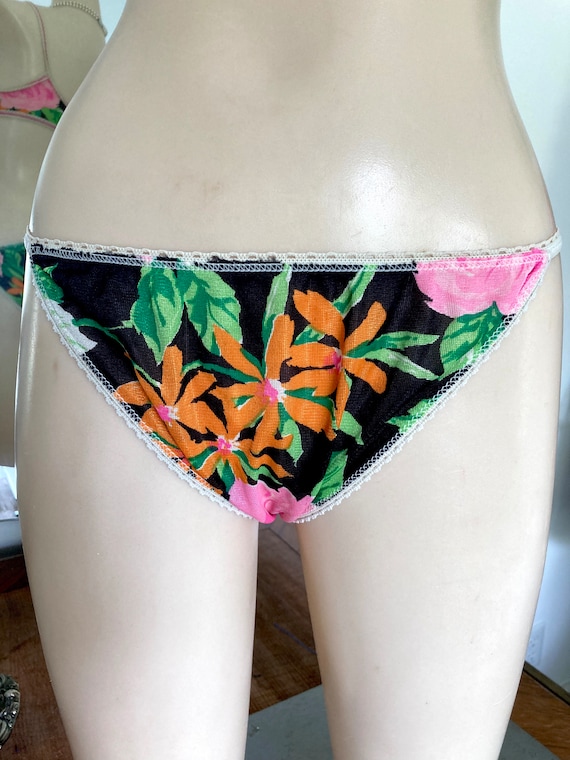 Vintage 1970s Black Floral Nylon String Bikini an… - image 6