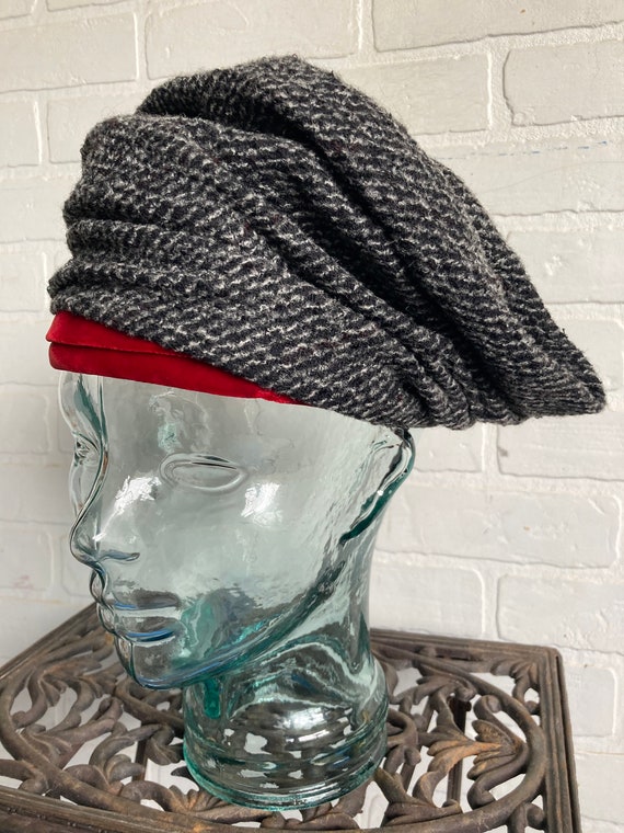 Vintage 1950s 1960s Mr Kurt Original Gray Nubbly Wool Tweed Hat With Raspberry Velvet Trim Softly Pleated Pirate