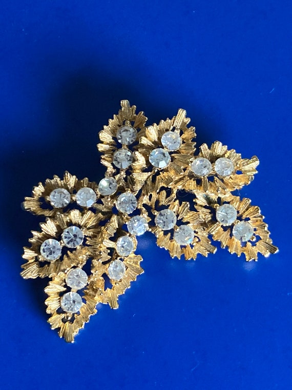 Vintage Rhinestone Leaf Gold Tone Brooch By Mient 2 1/4” x 2”