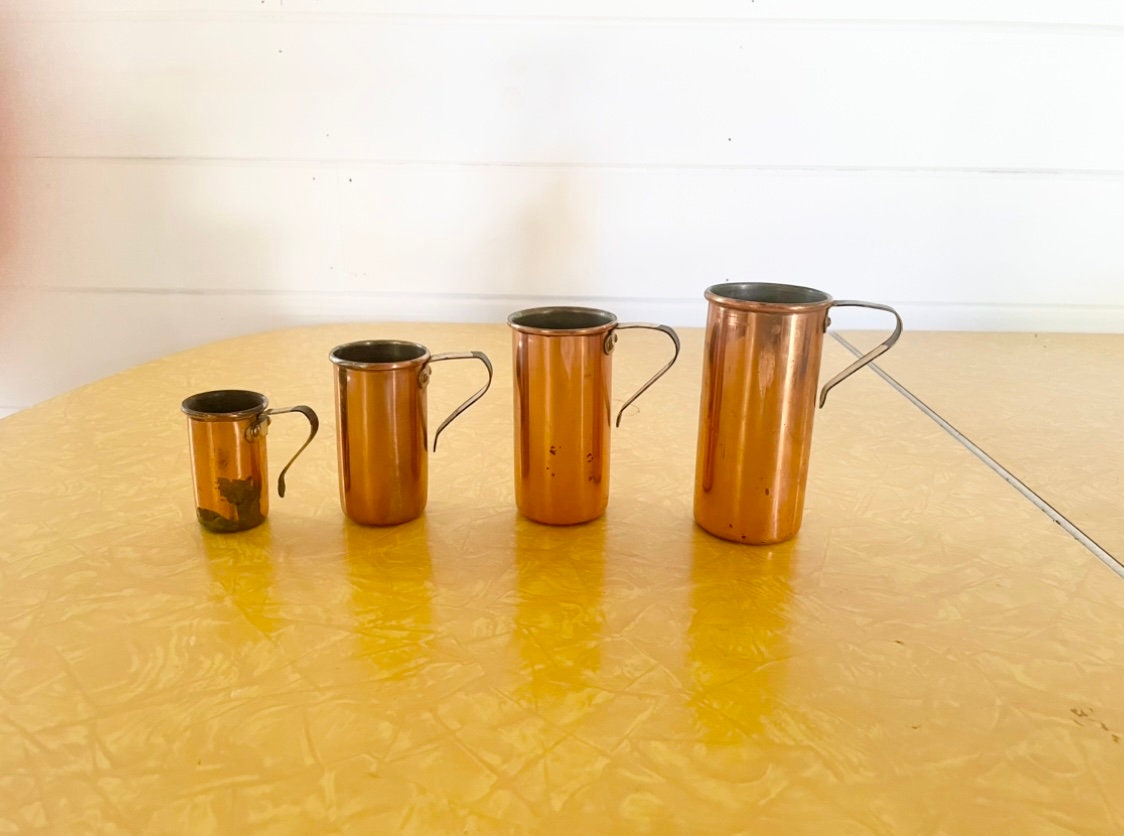  Genuine Fred Matryoshka Measuring Cups, Set of 6, White:  Kitchen Gadgets: Home & Kitchen
