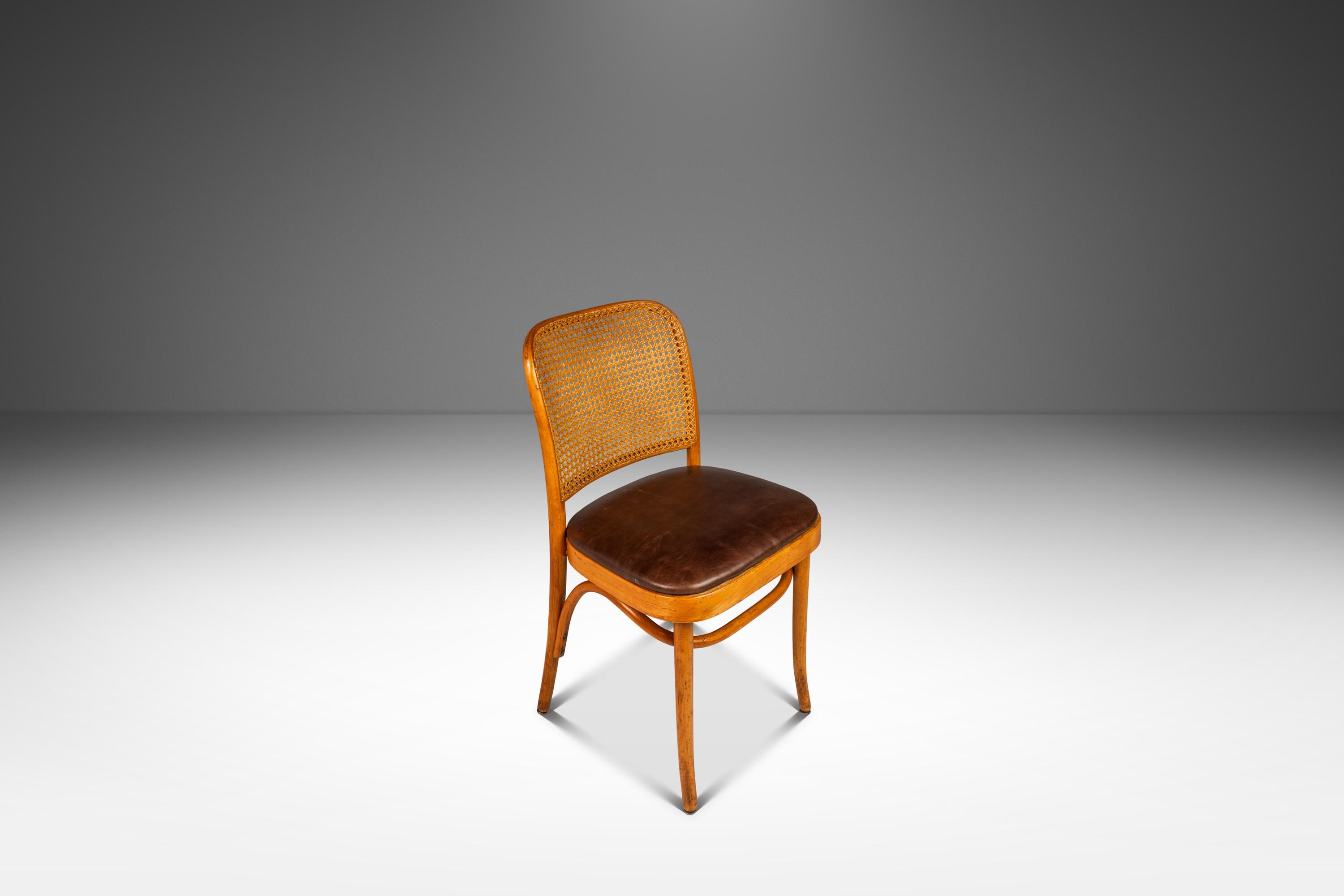 Single Patinaed Bentwood Prague Model 811 Side Dining Chair in