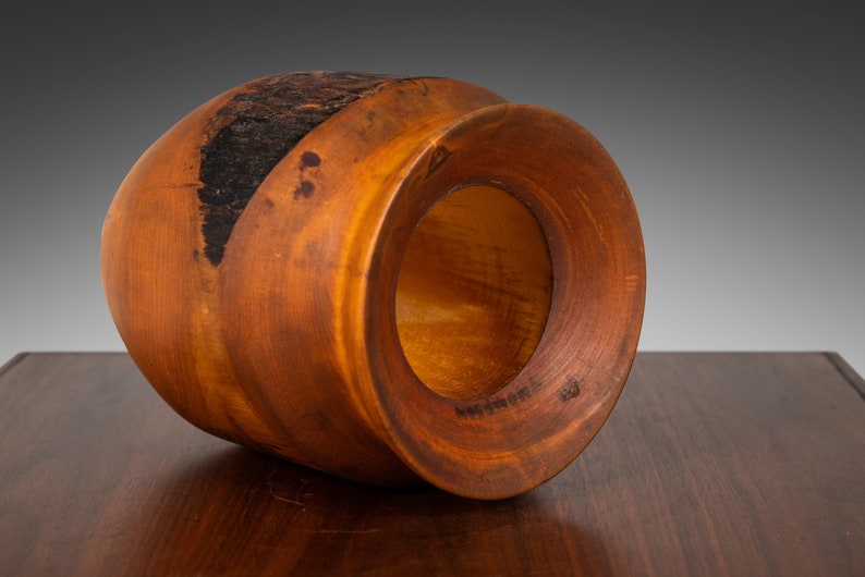 Mid Century Modern Solid Birch Wood Turned Vase by Joseph Thompson, United States, c. 1970s image 5