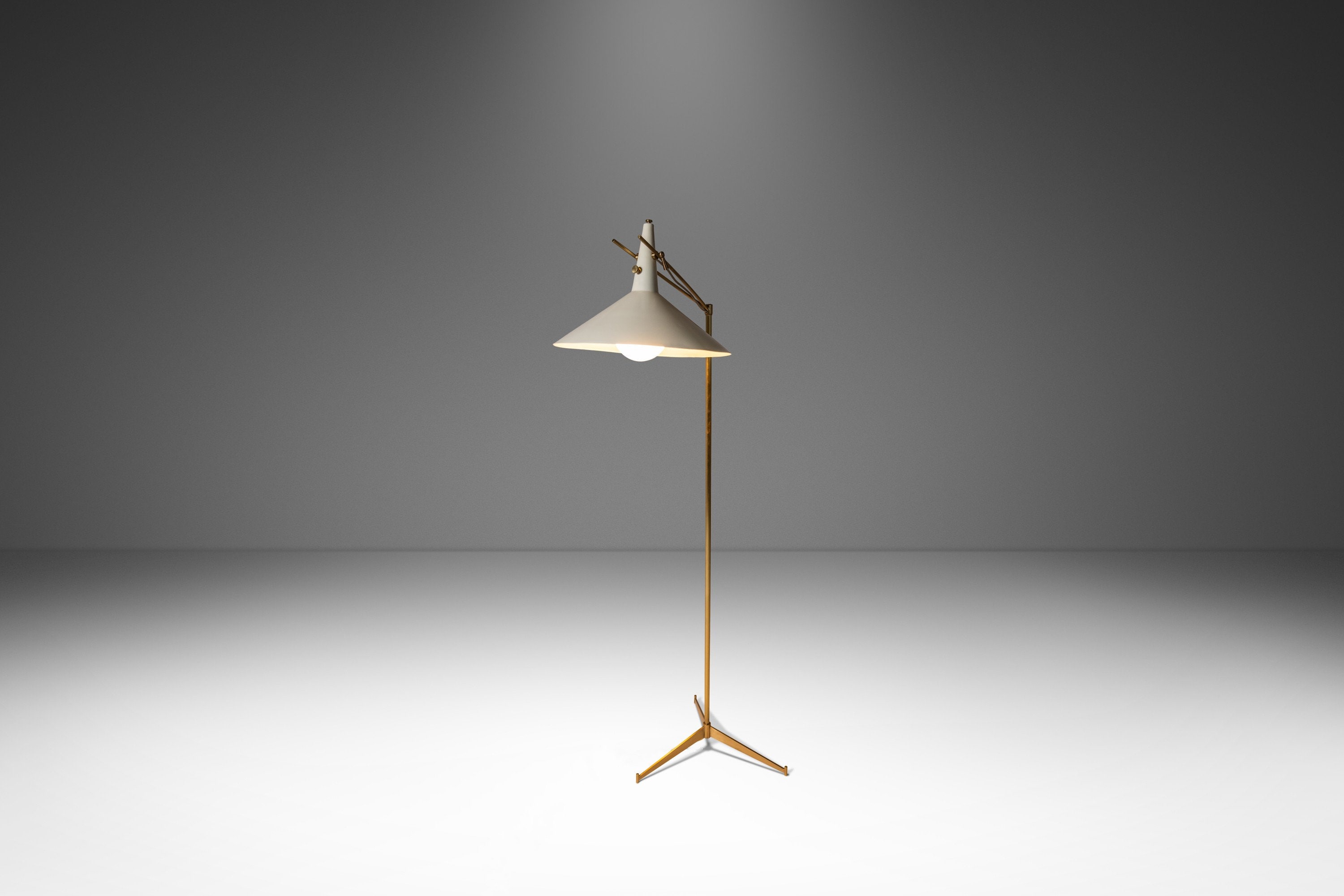 Rare Mid century Modern Model E 11 Floor Lamp by Paul Mccobb for