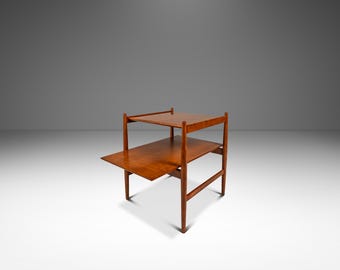 Mid-Century Modern End / Side/ Accent Table in Walnut by Kipp Stewart for Suncoast for Drexel, USA, c. 1960s