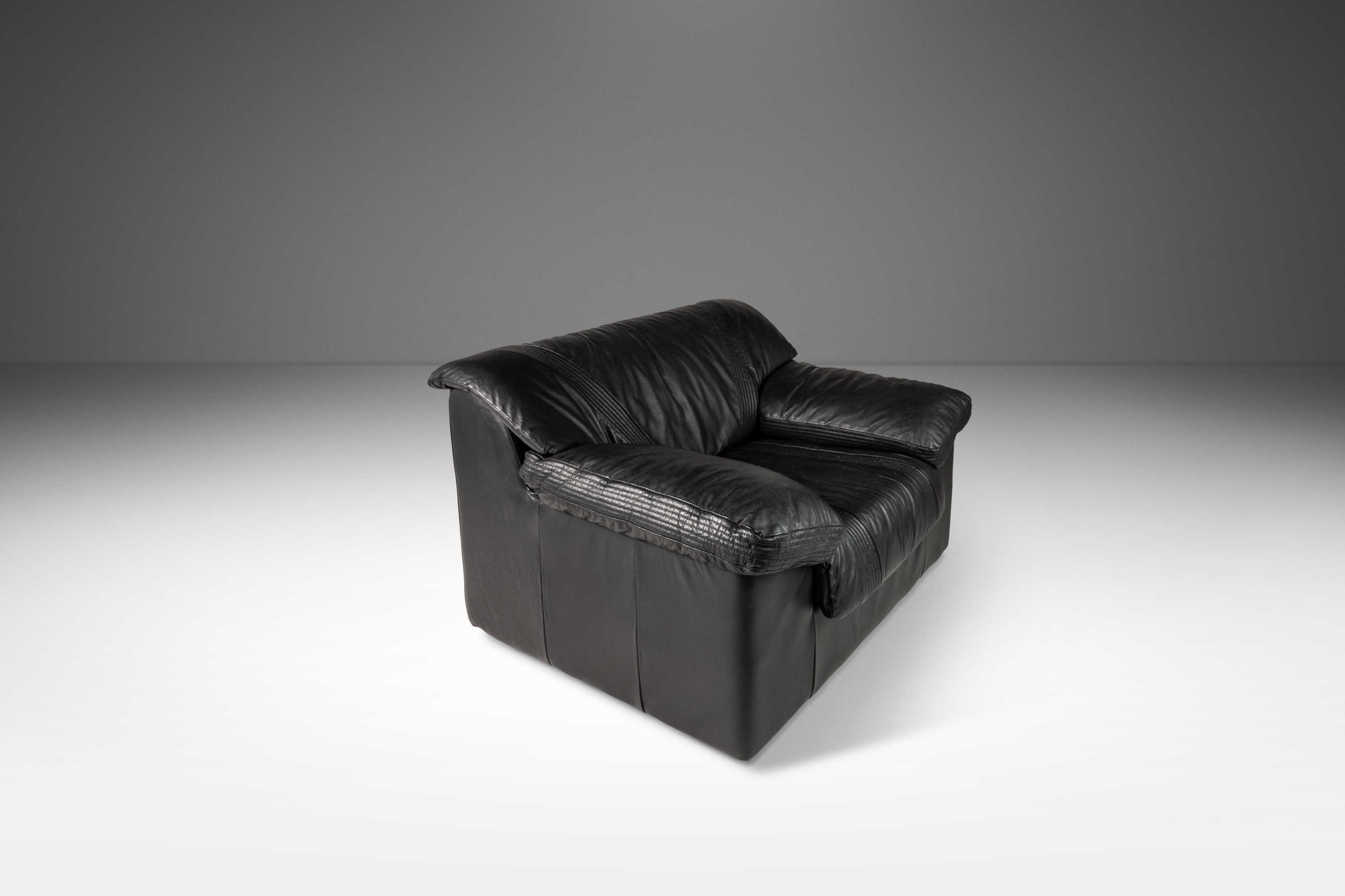 Post Modern Lounge Chair in Orignal Leather by Natuzzi Attributed