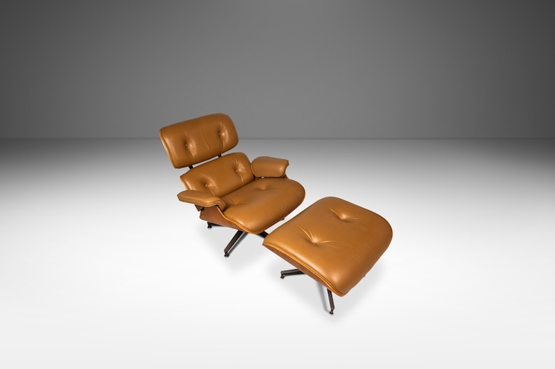 Herman Miller Eames Lounge Chair and Ottoman - Thumbnail 2
