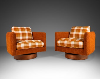 Set of Two (2) Mid Century Modern Swiveling Tub Barrell Chairs in Original Tweed Attributed to Milo Baughman, USA, c. 1970's