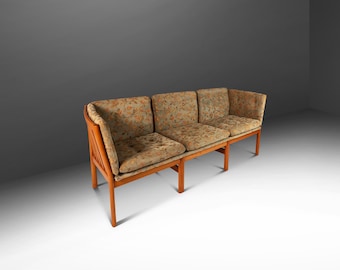 Model 333 Danish Mid-Century Modern Three-Seater Sofa in Solid Beech and Original Floral Upholstery by Schou Andersen, Denmark, c. 1980s