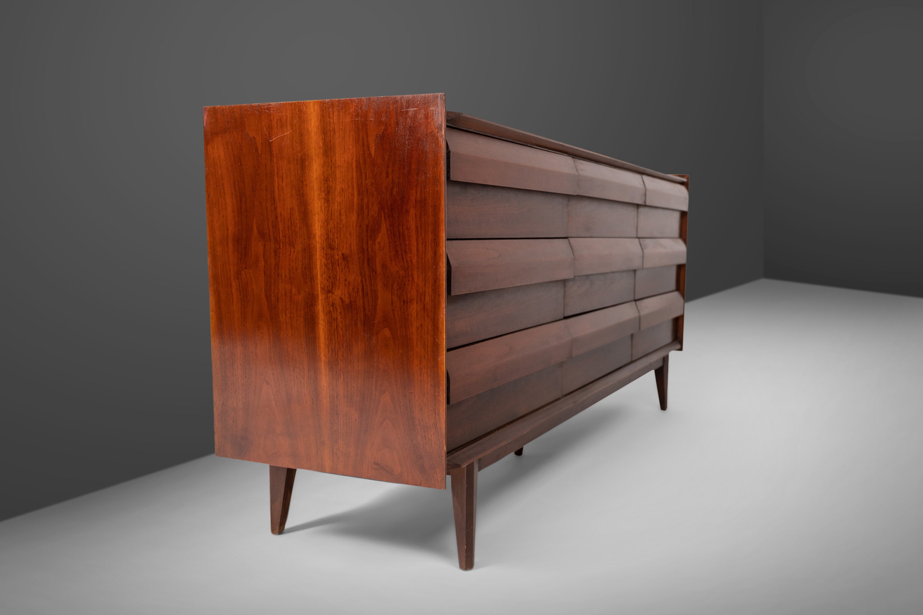 Lane 9 store drawer dresser