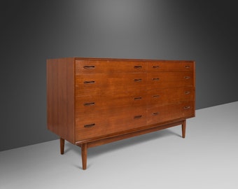 Mid Century Modern Eight Drawer Dresser in Teak by Arne Vodder for Sibast, Denmark, c. 1960s