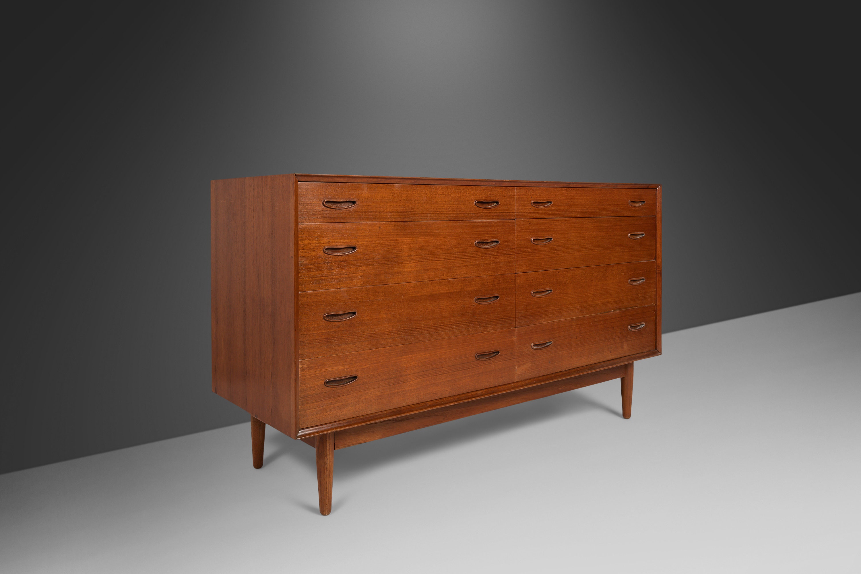 Arne vodder dresser deals