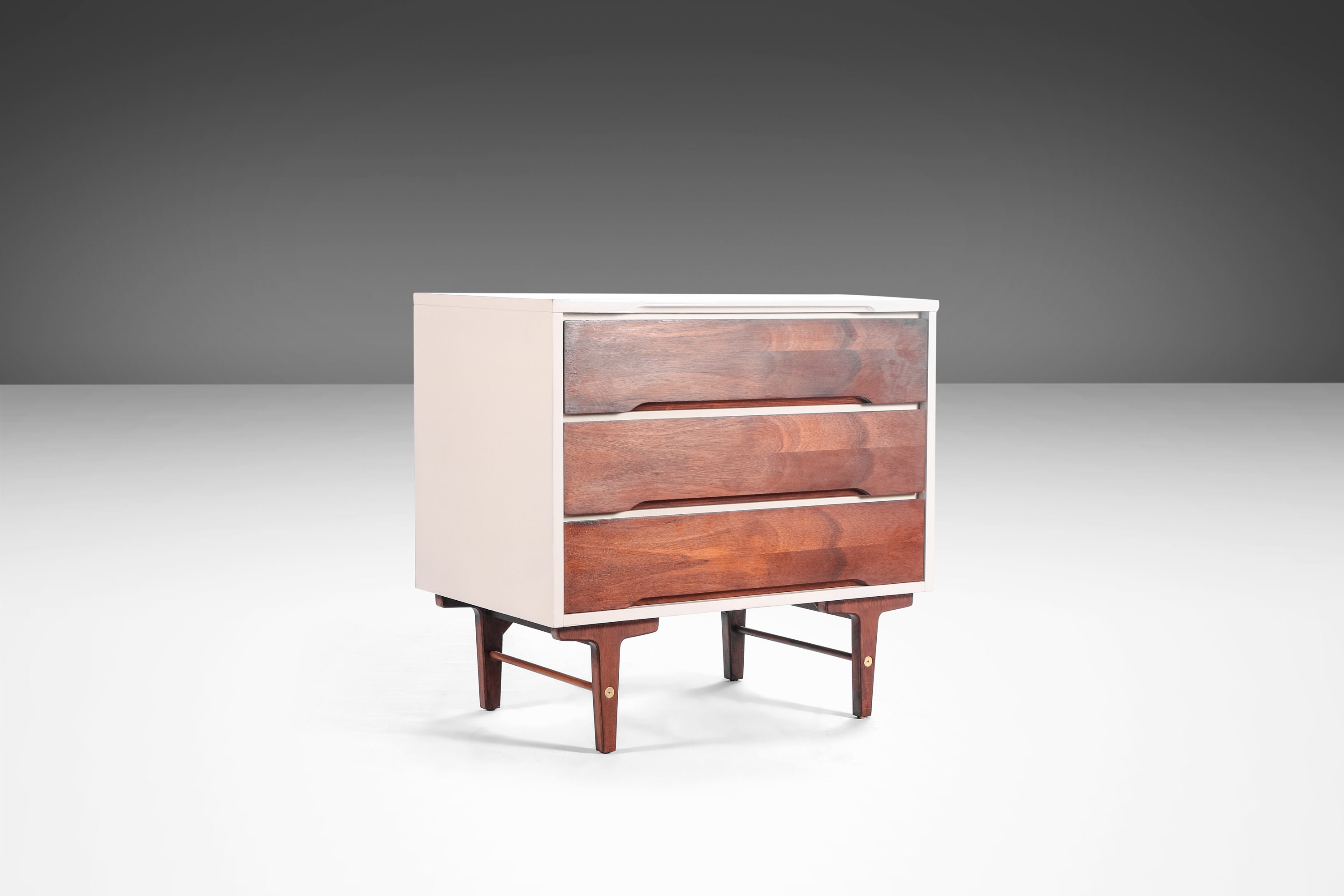Stanley mcm dresser deals