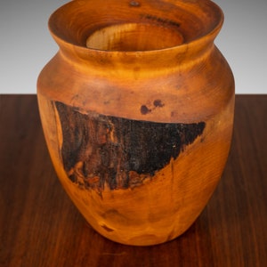 Mid Century Modern Solid Birch Wood Turned Vase by Joseph Thompson, United States, c. 1970s image 3