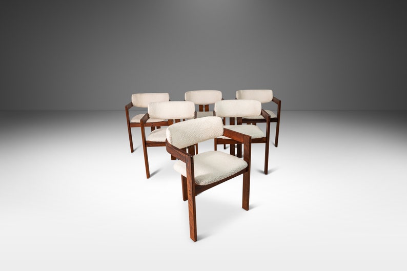 Set of Six 6 Pamplona Arm Dining Chairs in Rosewood & White Bouclé After Augusto Savini, c. 1970's imagem 1