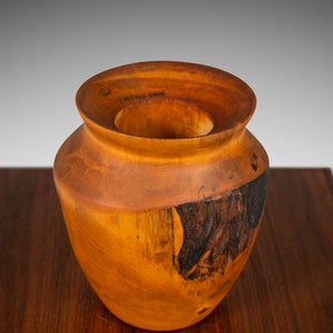 Mid Century Modern Solid Birch Wood Turned Vase by Joseph Thompson, United States, c. 1970s image 4