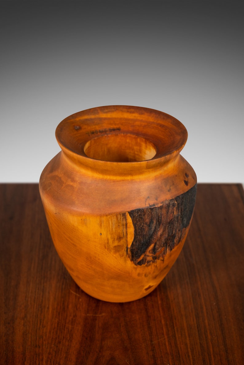 Mid Century Modern Solid Birch Wood Turned Vase by Joseph Thompson, United States, c. 1970s image 4