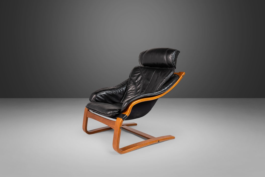 Swedish Modern Bentwood Lounge Chair Attributed to Ake Fribytter