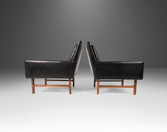 Set of Two (2) Lounge Chairs in Walnut / Vinyl Attributed to Milo Baughman, USA, c. 1950s