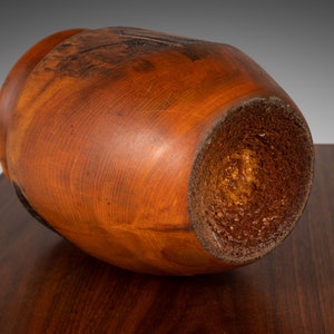 Mid Century Modern Solid Birch Wood Turned Vase by Joseph Thompson, United States, c. 1970s image 8