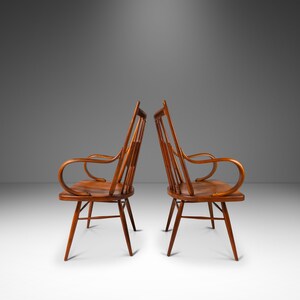 Set of Two 2 Mid-Century Modern Windsor Centennial Chairs in Solid Walnut by Kipp Stewart for Drexel, USA, c. 1960's image 2